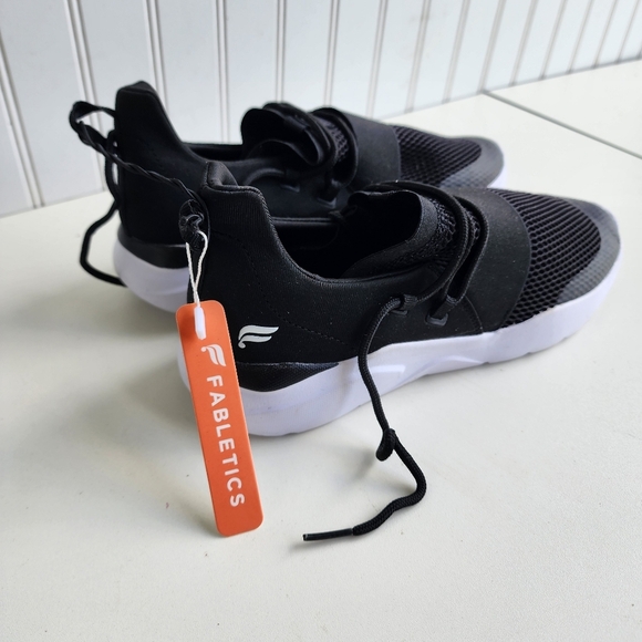New Fabletics Zephyr Women’s Black Running Comfort Shoes Size 10 - Picture 2 of 9